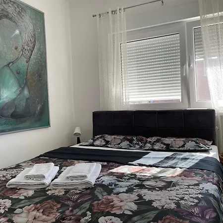 Sunny Apartment *